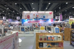 16102567-book-expo-15