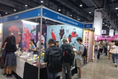 16102567-book-expo-5