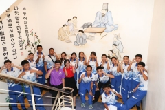 บรรยากาศการนำชมห้องสมุด