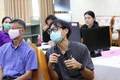 25661121-training-044