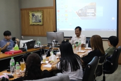 25661122-meeting-020