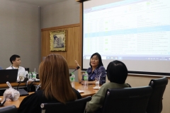 25661122-meeting-028