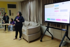 25670426-visitor-008