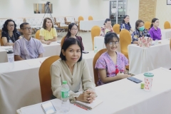 25670503-training-008