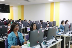 25670222-Ai-train-048