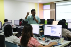 25670222-Ai-train-071