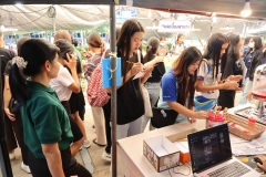 25661220-bookfair2024-013