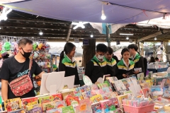 25661222-bookfair2024-106