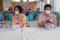 Carrying-on-Songkran-traditions-10