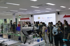 English-for-Communication-in-Digital-Age-EEC-19