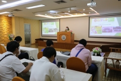 25670320-visitor-017