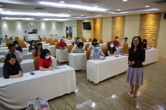 25670321-visitor-005