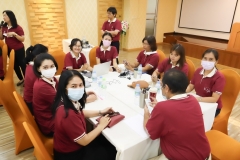 25660622-meeting-040