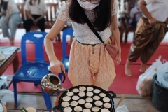 Offering-food-to-monks-65-13