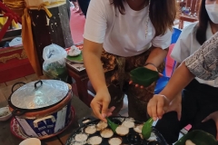 Offering-food-to-monks-65-7