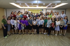 25670426-meeting-020