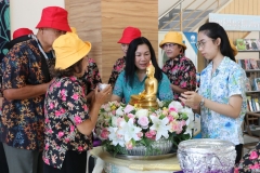 25670424-Songkran-070
