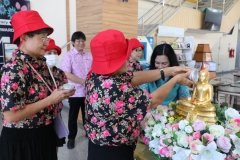 25670424-Songkran-076