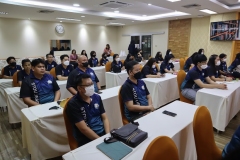 25670319-visitor-014