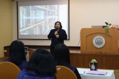 25670319-visitor-022