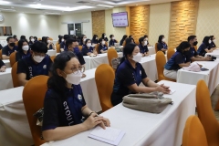 25670319-visitor-025