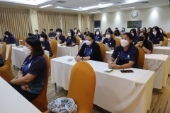 25670319-visitor-027