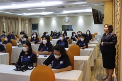 25670319-visitor-030