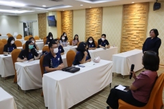 25670319-visitor-046