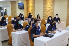 25670319-visitor-048