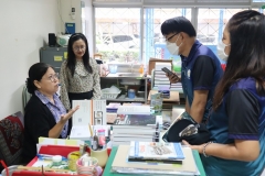 25670319-visitor-064