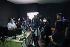 25670319-visitor-066