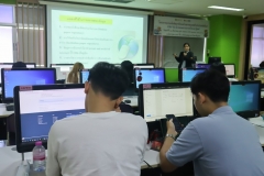 25660811-training-011