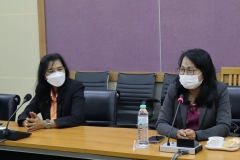 25660515-visitor-005