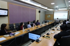 25660515-visitor-016