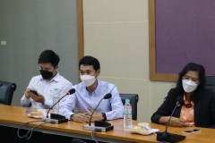 25660515-visitor-027