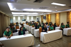 25670422-visitor-012