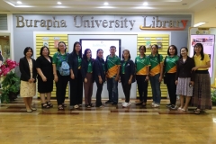 25670422-visitor-020